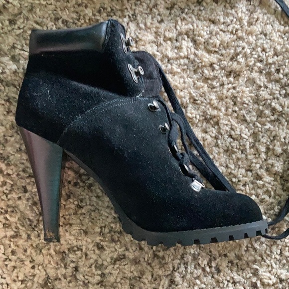 High heel lace up booties - Picture 2 of 5